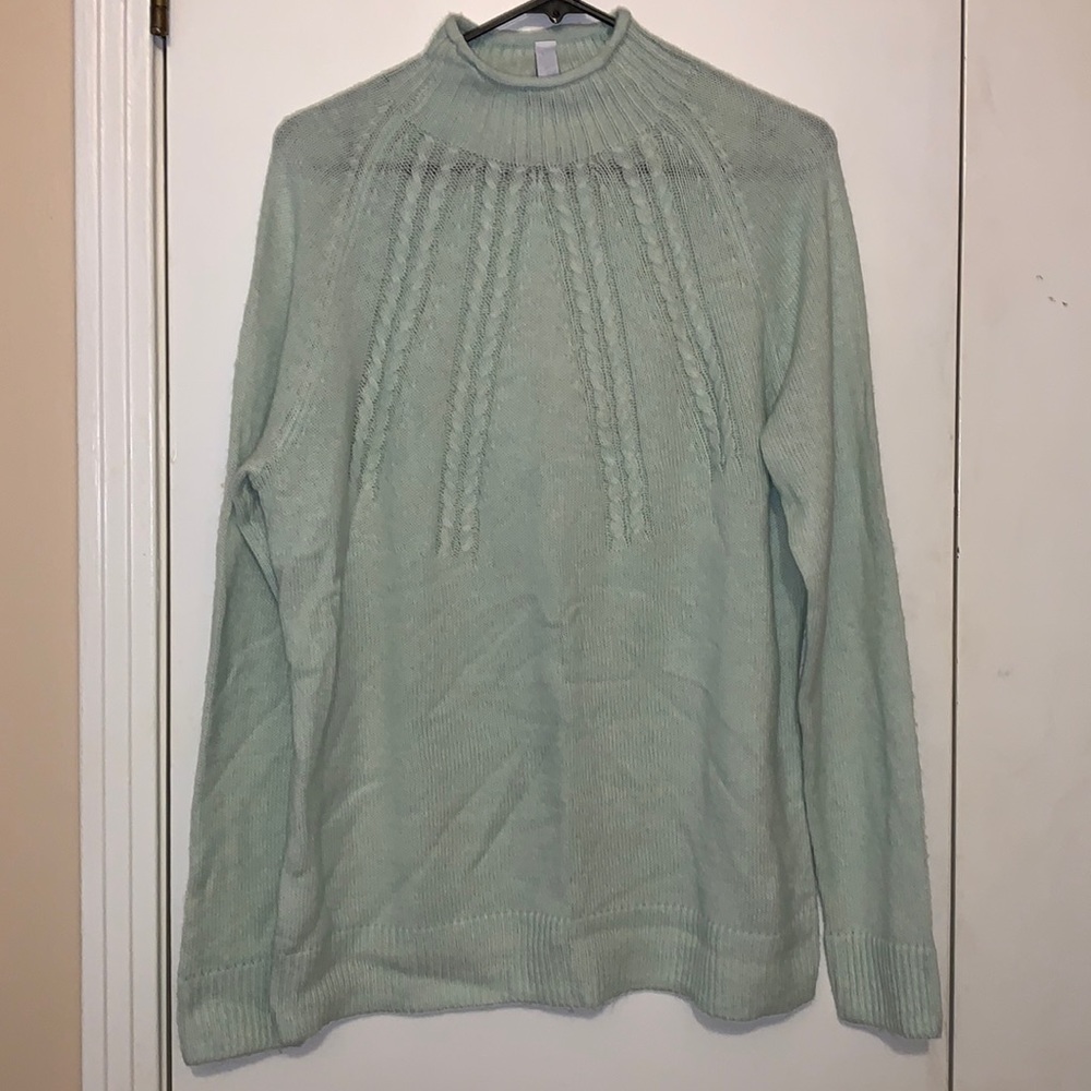 Denim and Co ladies mint green sweater